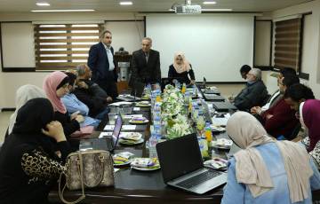غرفة تجارة وصناعة محافظة غزة تفتتح دورة تدريبية بعنوان " التسويق الإلكتروني" .